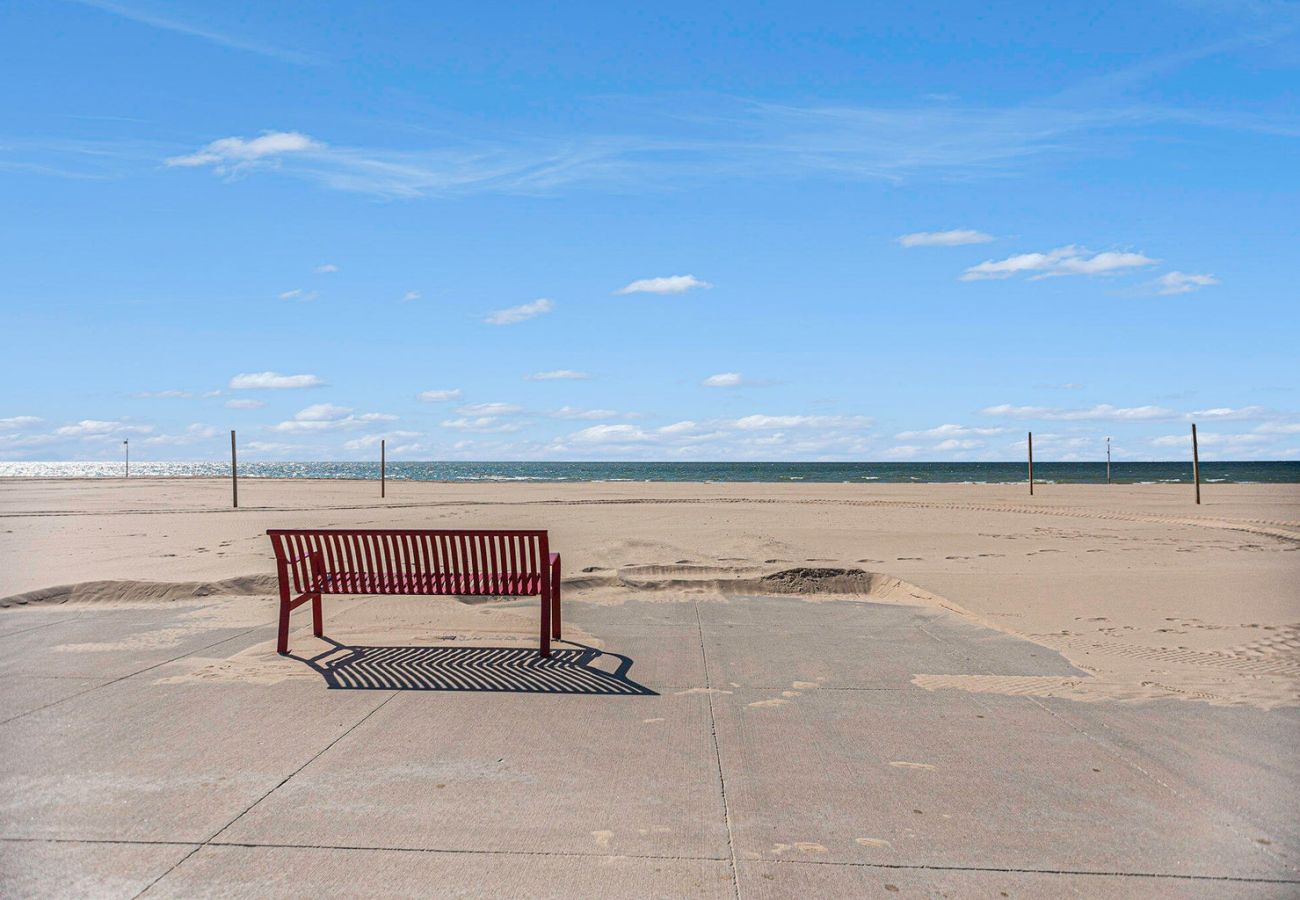 Cabin in South Haven - The Red Haven on North Beach